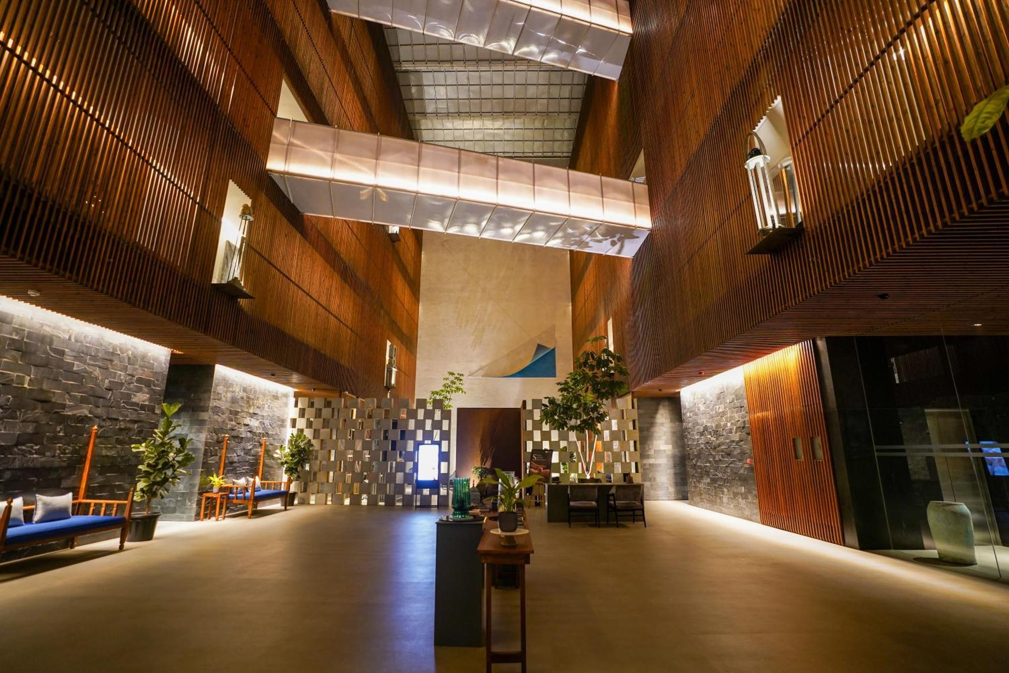 Radisson Resort And Spa Lonavala Exterior photo The lobby of the hotel