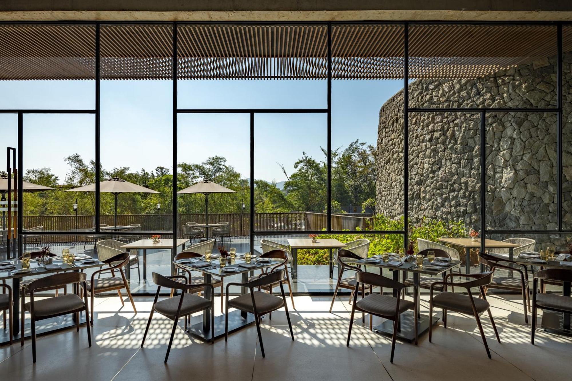 Radisson Resort And Spa Lonavala Exterior photo Restaurant