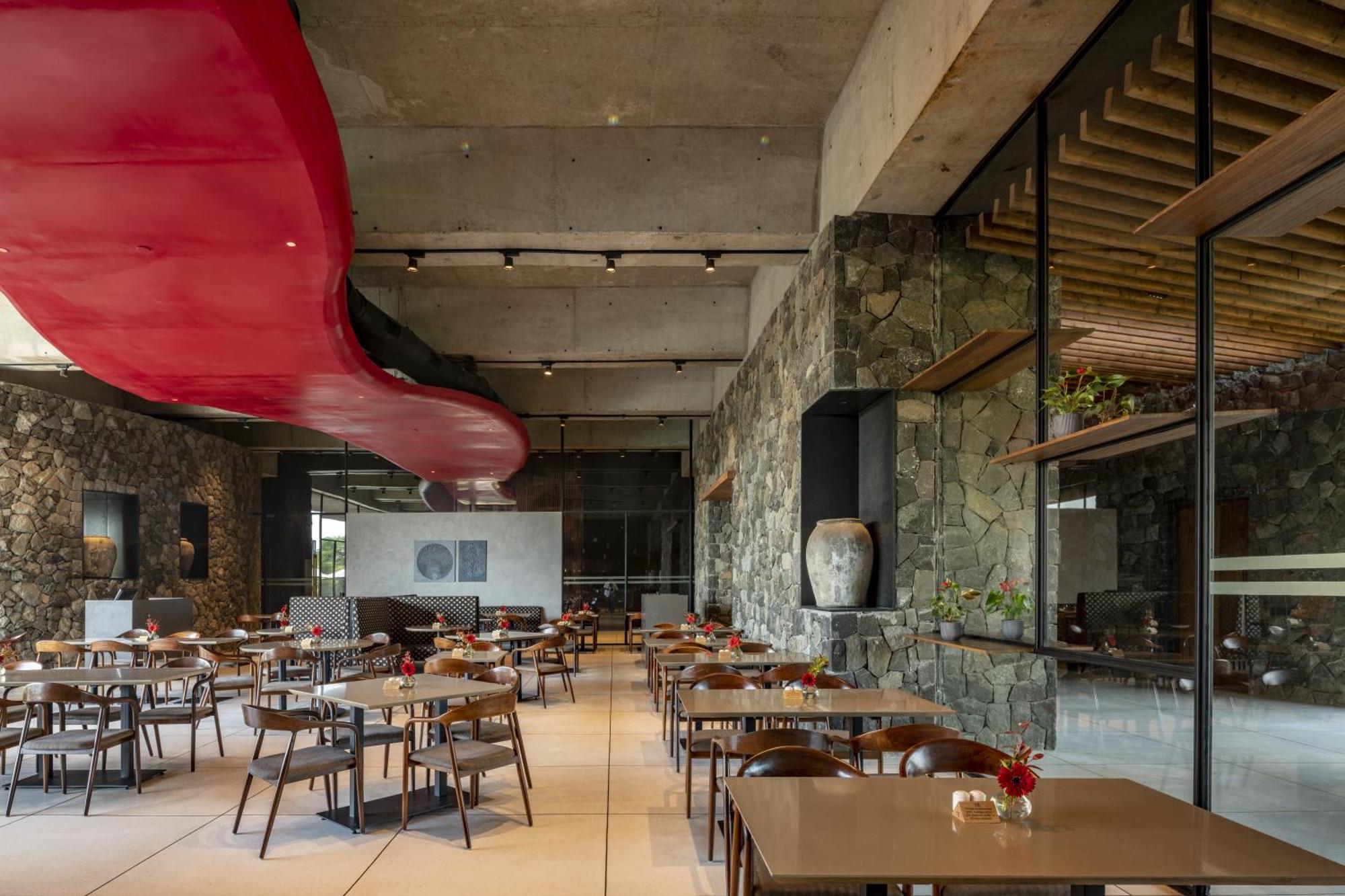 Radisson Resort And Spa Lonavala Exterior photo Restaurant