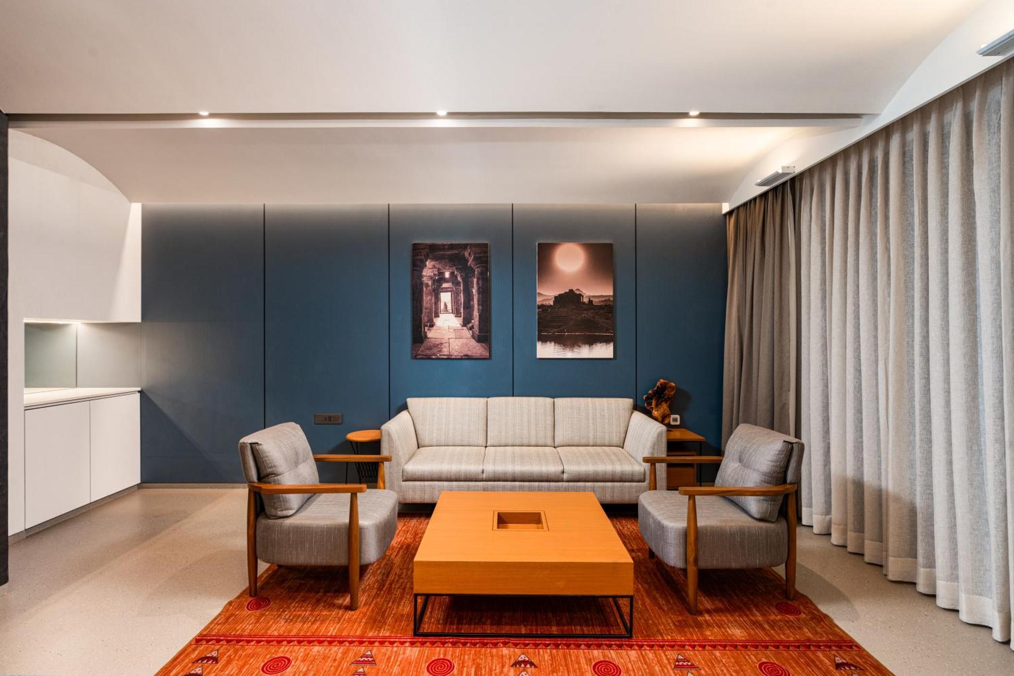 Radisson Resort And Spa Lonavala Exterior photo A living room