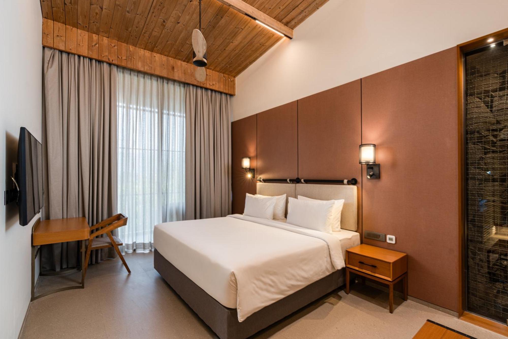 Radisson Resort And Spa Lonavala Exterior photo Deluxe Room